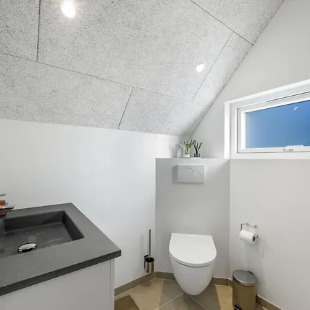 Lovely Built In 2025, With Space For 8 People Close To The North Sea Feriehus