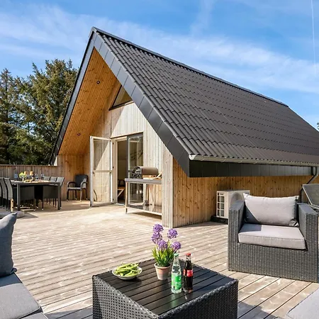 Feriehus Lovely Built In 2025, With Space For 8 People Close To The North Sea *