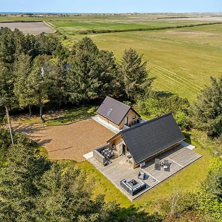 Lovely Built In 2025, With Space For 8 People Close To The North Sea